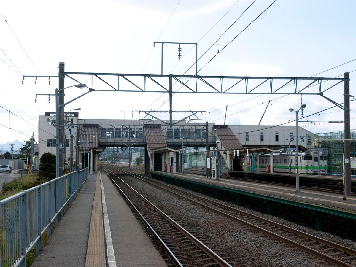 木古内駅ホーム（青森方を望む）