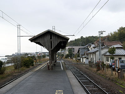 秋鹿町駅ホーム