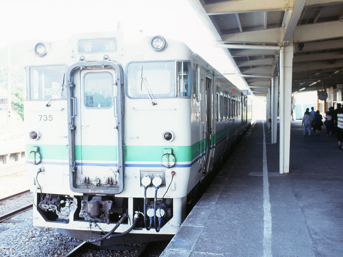 留萠駅（当時）に停車中のキハ40系ディーゼルカー