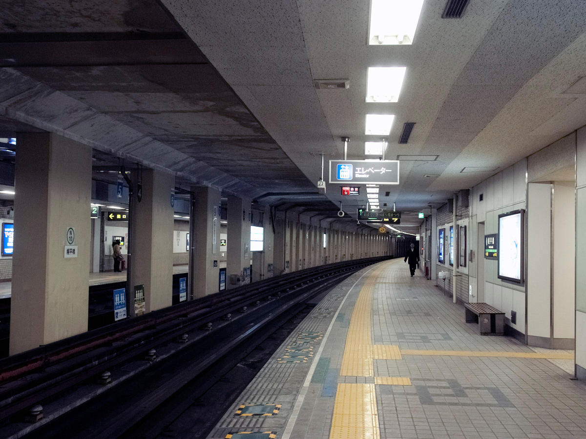 幌平橋駅ホーム