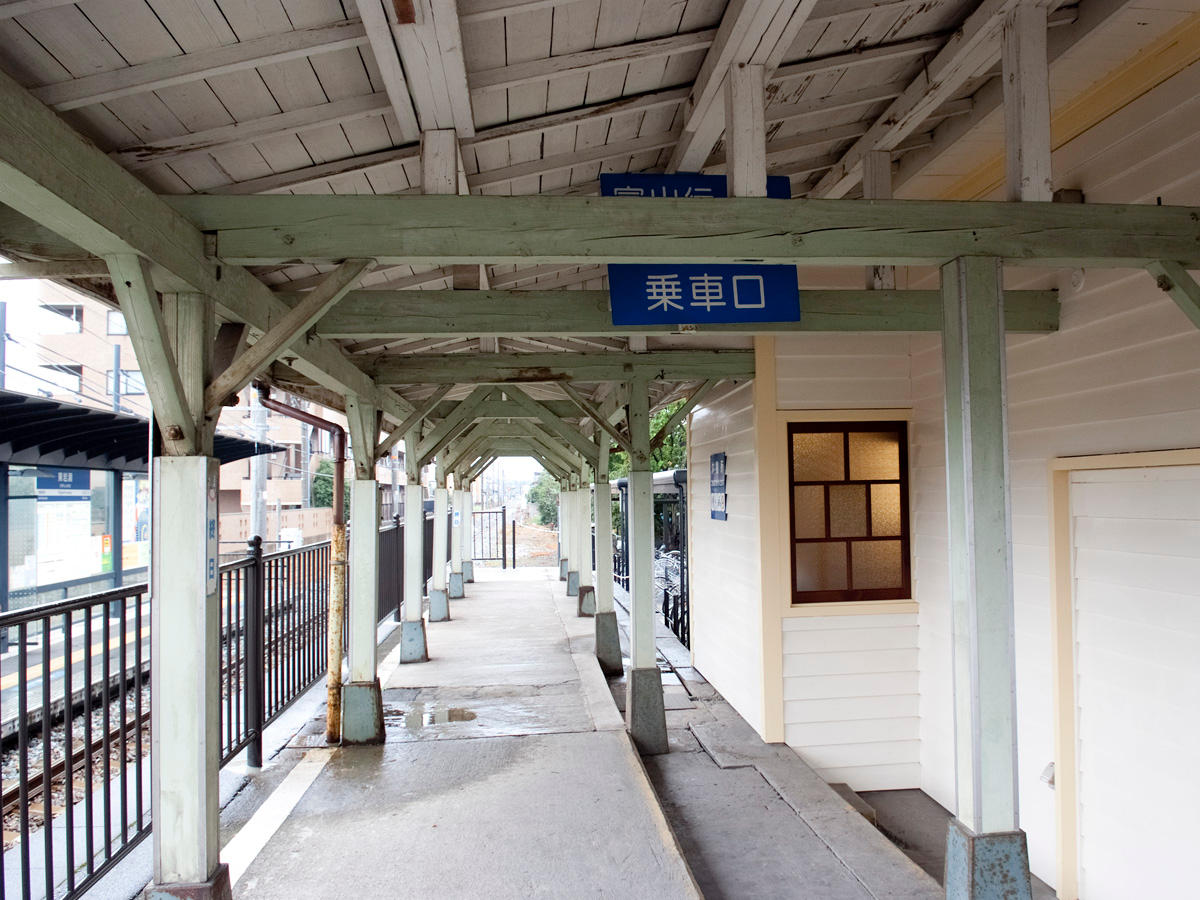 東岩瀬駅旧ホーム
