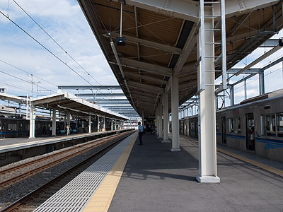 新鎌ヶ谷駅ホーム