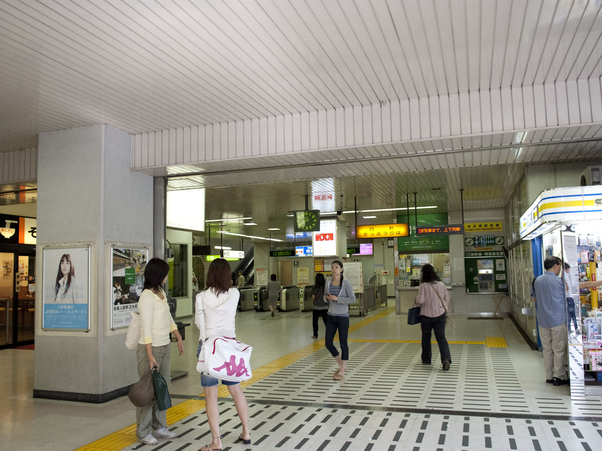 長津田駅改札外コンコース