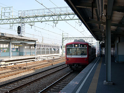 南太田駅ホーム