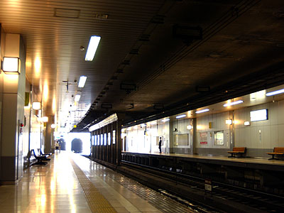 神泉駅ホーム