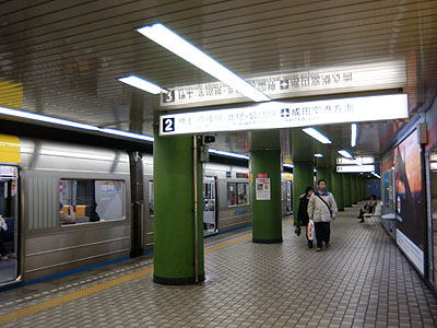 日本橋駅ホーム