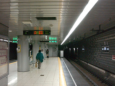 赤羽橋駅ホーム