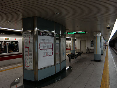 新江古田駅ホーム