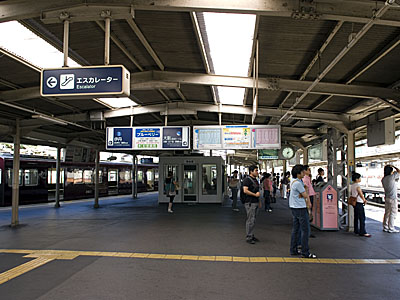 塚口駅ホーム