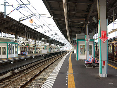 曽根駅ホーム