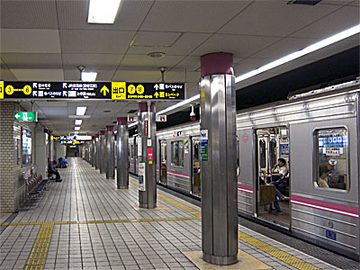 野田阪神駅ホーム