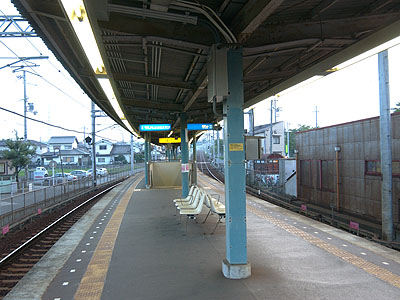 三田本町駅ホーム