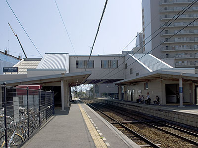 信濃吉田駅ホーム