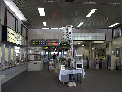 須坂駅コンコース