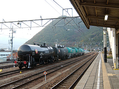 坂城駅の貨物列車