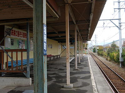塩田町駅ホーム