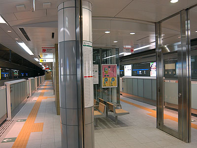次郎丸駅ホーム