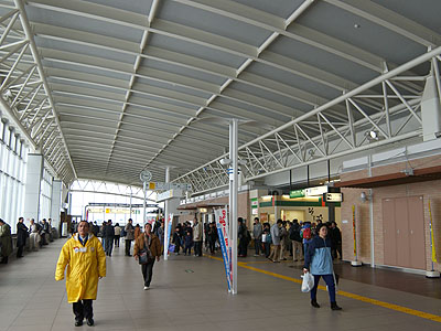 八戸駅コンコース