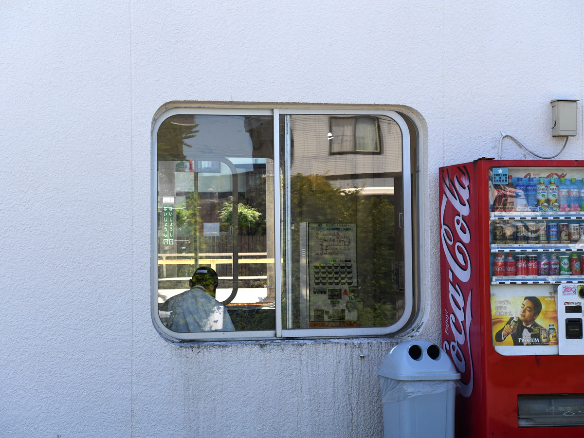 駅舎の窓