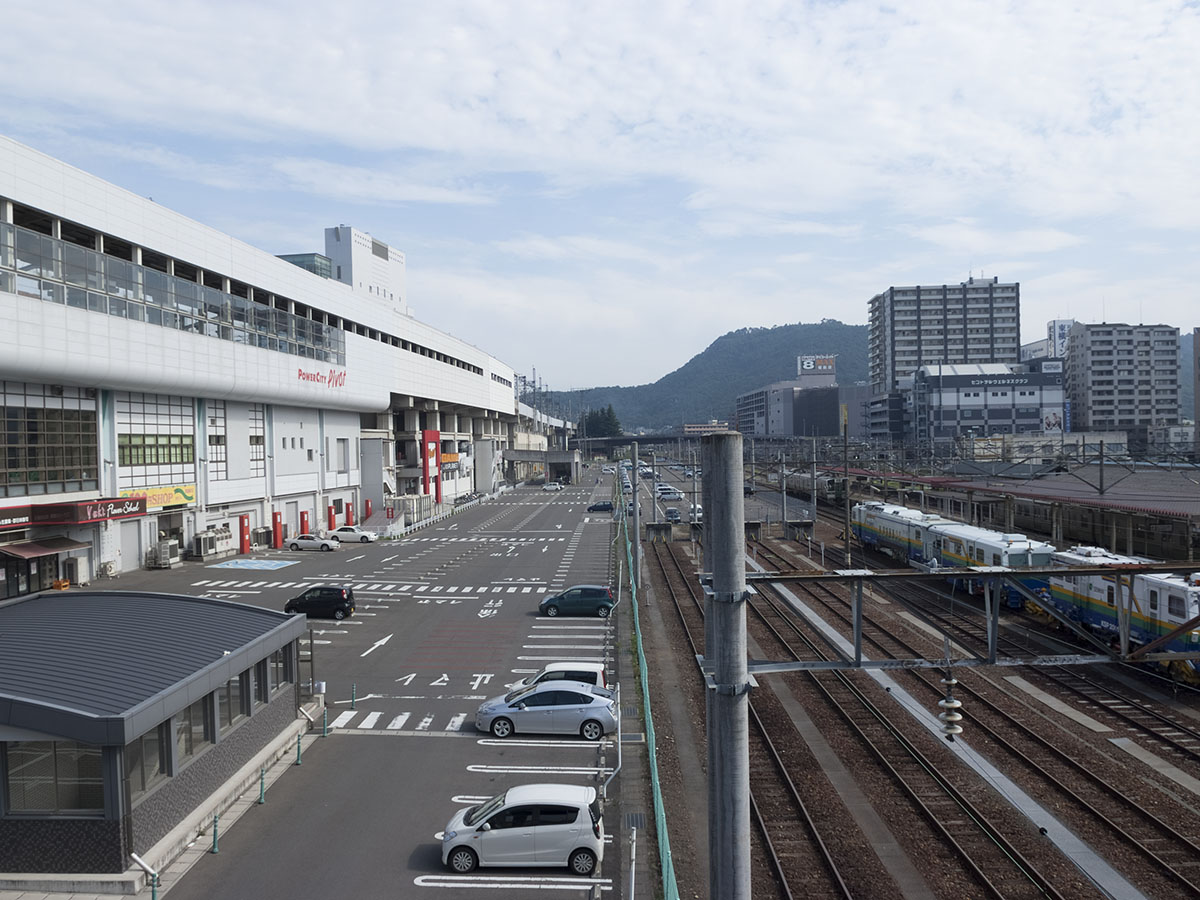 福島駅跨線橋より仙台方面を望む