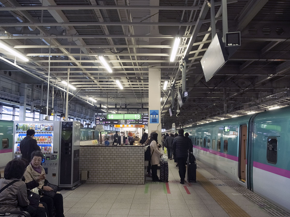 仙台駅新幹線13・14番ホーム
