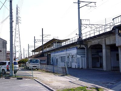 北野桝塚駅を北側から望む
