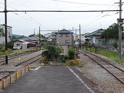 岳南江尾駅からの延長方面を望む