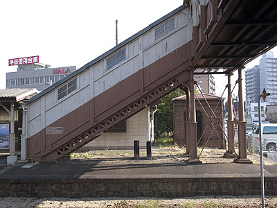 半田駅跨線橋