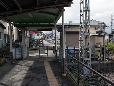 西日野駅改札口（ホーム側より）