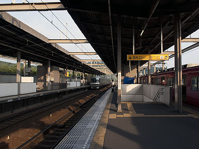本宿駅ホーム