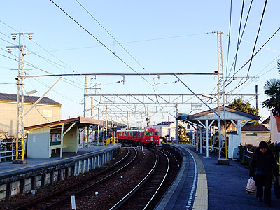 吉良吉田駅西尾線ホーム